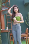 透过校服看见乳突
